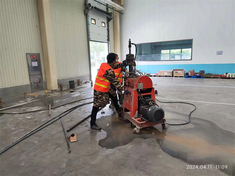 六合厂房地面下沉塌陷注浆加固施工